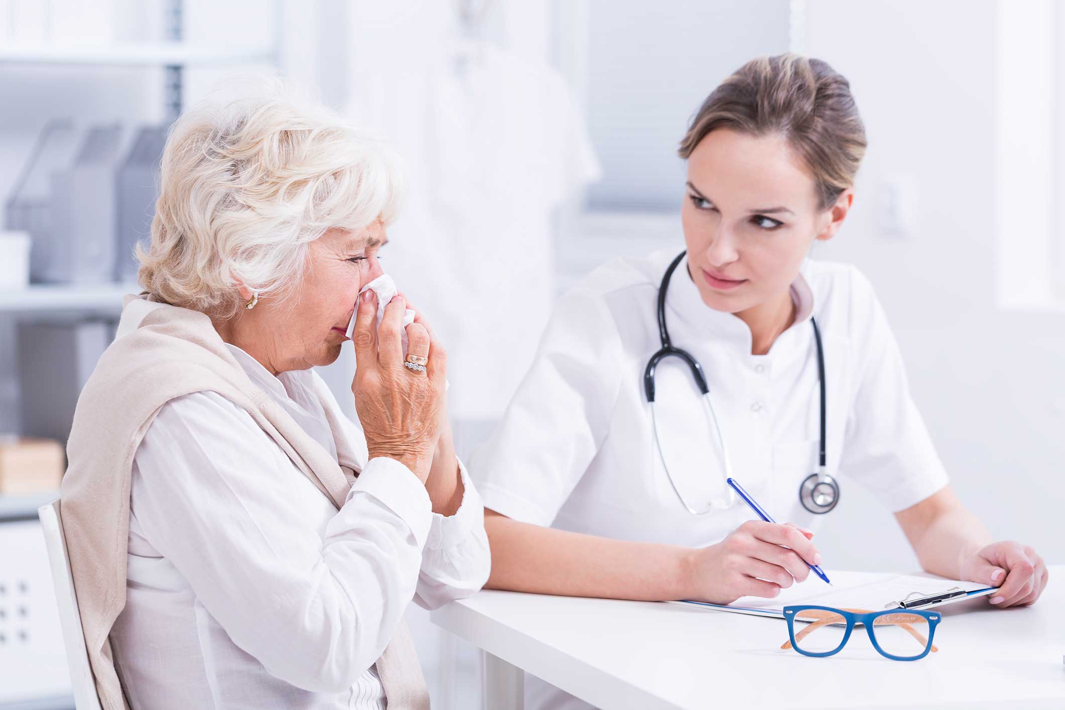 Allergy specialist discussing test options with a patient